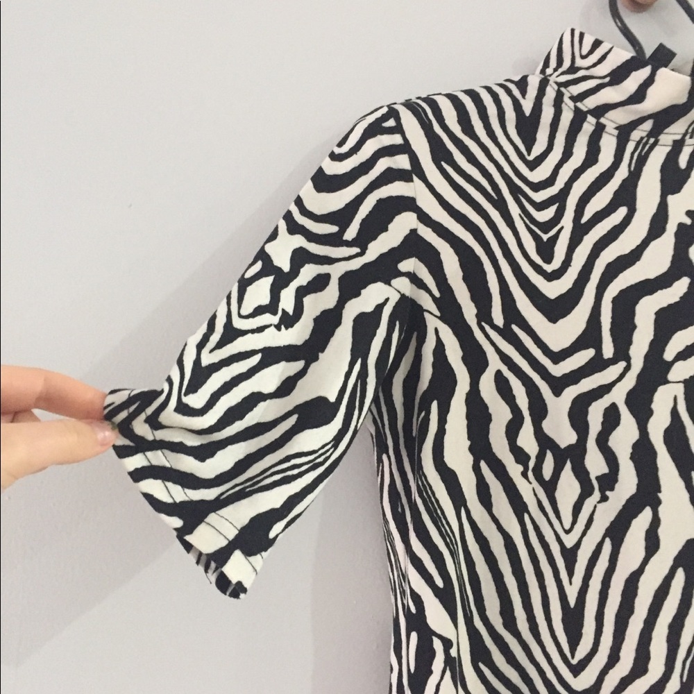 SOLD! Zebra Mock Neck tshirt | animal print 90s